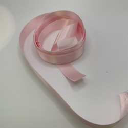 Lazo raso color rosa palo.